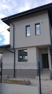 img 3fe3025bb69b647d04e33a78bcf25719 v